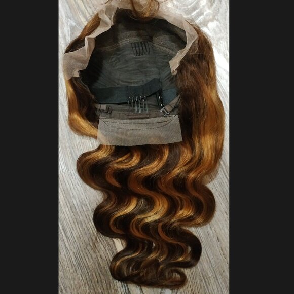 13x4 Highlight Ombre Lace Front Human Hair Wig - 4/27 Honey Blonde - 20" - Picture 5 of 9